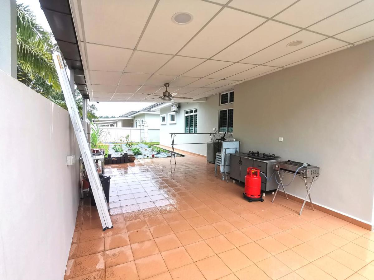 Villa Karaoke Lawnview Tvbox Bbq *