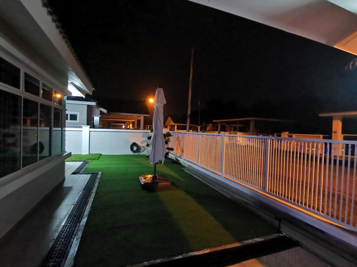 Karaoke Lawnview Tvbox Bbq Villa Batu Pahat